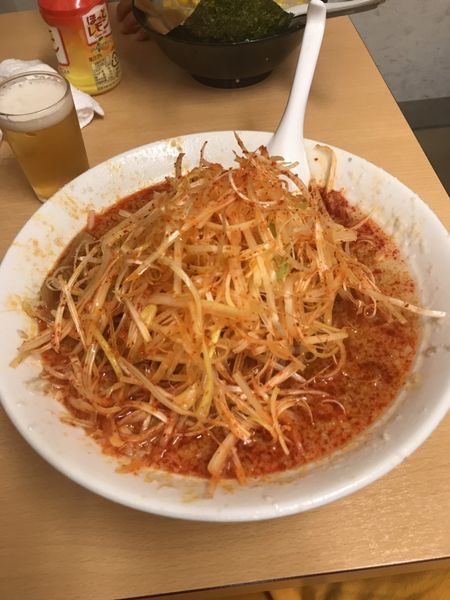 「辛口醤油ラーメン中盛り　辛ねぎ」@らーめん かづの写真