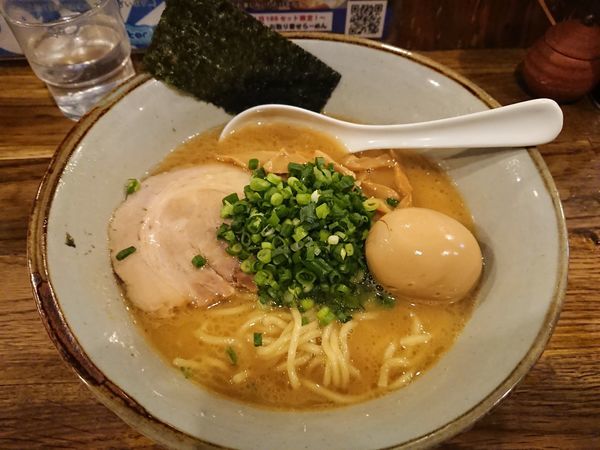 「らーめん750円＋味玉100円」@風雲児の写真