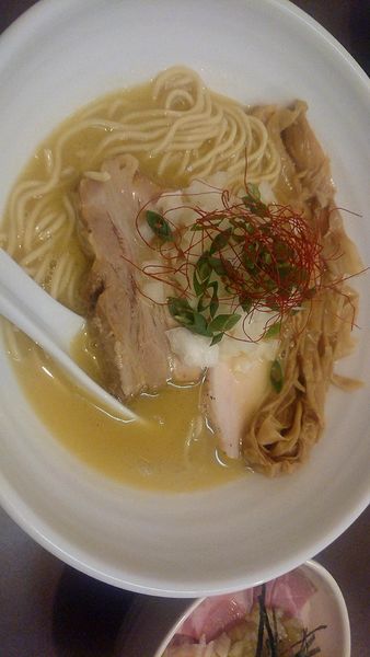 「限定 濃厚鶏白湯」@麺屋 心羽の写真