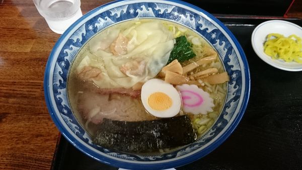 「塩ワンタンメン850円」@手打ちラーメン 英の写真