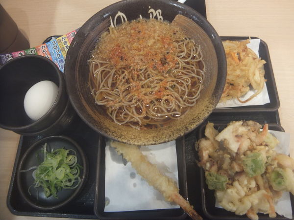 「朝そば(玉子)330円＆季節のかき揚げ250円」@ゆで太郎 八千代工業団地店の写真