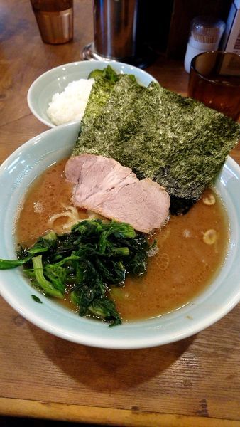 「ラーメン680円ランチライス無料」@横浜家系ラーメン 武虎家 目黒西小山店の写真
