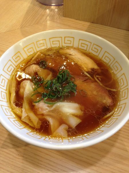 「海老ワンタン醤油らぁ麺 1000円」@中村麺三郎商店の写真
