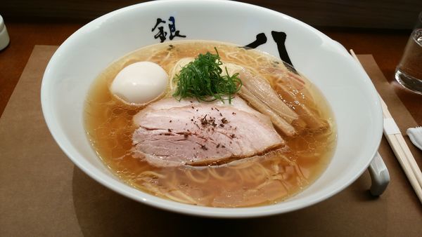 「特製中華そば＋大盛」@中華そば 銀座 八五の写真