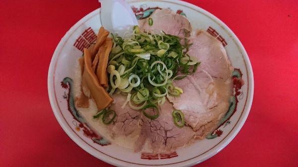 「とんこつラーメン 800円」@とん吉の写真