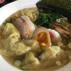 清湯塩そば680円、ワンタン350円