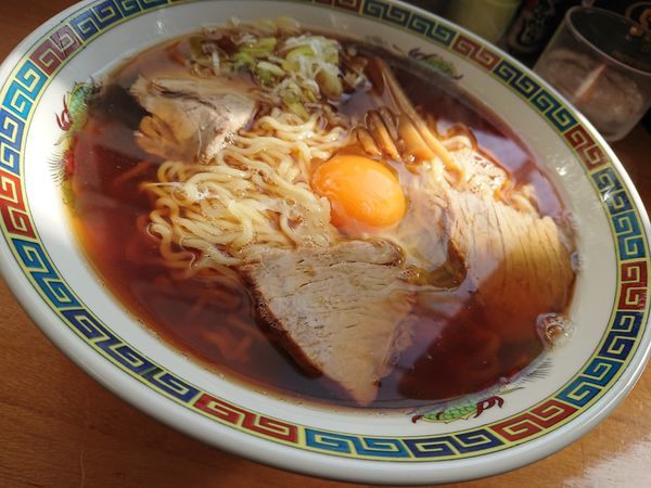 「月見ラーメン大 620円」@くどうラーメンの写真