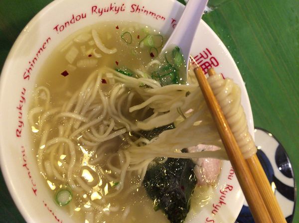 「ミニ通堂うま塩ラーメンおんな味」@琉球新麺 通堂 横浜ラーメン博物館店の写真