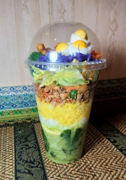 「ジムジュムカップ(ガパオ&カレー) 1200円」@タイレストラン JIMJUMの写真