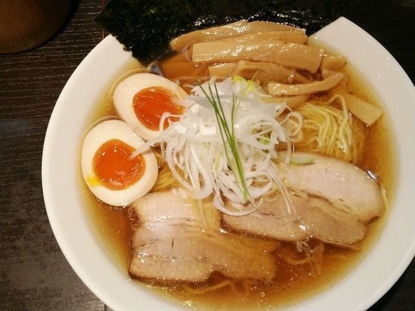 「醤油（大盛）＋贅沢のせ」@中華蕎麦きみのの写真