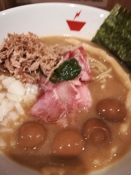 「蟹そば+薫製うずら+豚ほぐし+辛味+〆雑炊」@crab台風。の写真
