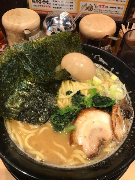 「味玉醤油豚骨ラーメン大盛、小ライス」@麺乃蔵 中根家の写真