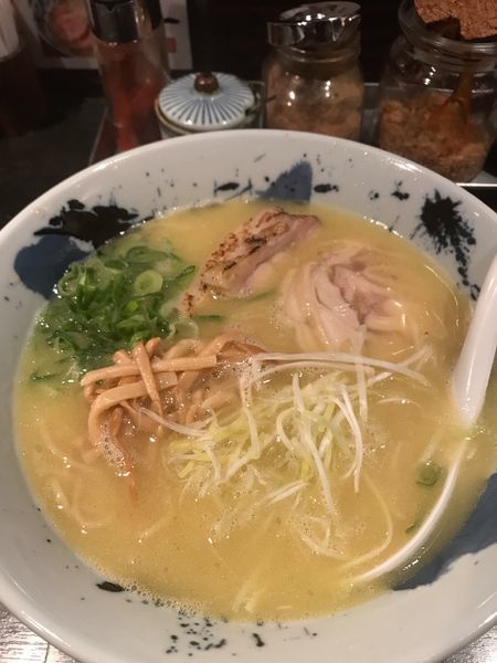 「濃厚鶏そば」@自家製麺 鶏そば 三歩一の写真