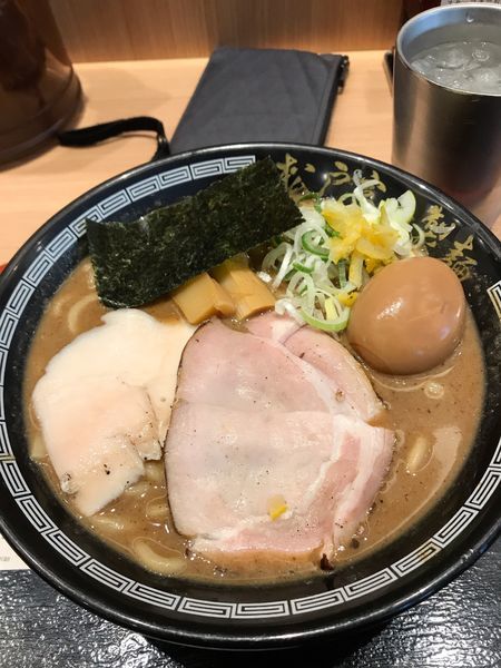 「濃厚中華そば」@松戸富田製麺 ららぽーとTOKYO-BAY店の写真