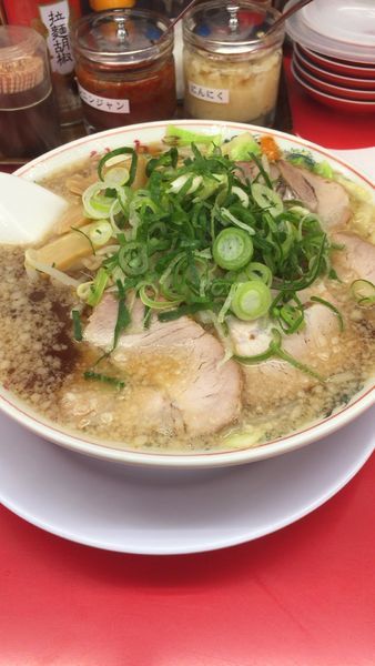 「特製ラーメン野菜盛り」@ラーメン 魁力屋 海老名店の写真