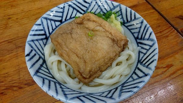 「かけうどん190円+おあげ100円」@さか枝の写真