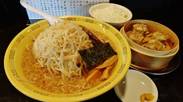 「もやし麺+大盛り+ホクホク焼売+ライス」@中華麺 江川亭 昭島店の写真