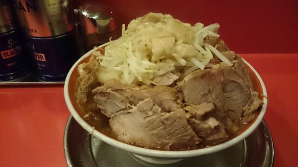 「大豚ダブル(ヤサイアブラ塊ダブル)￥１０５０」@ラーメンタロー 大森の陣の写真