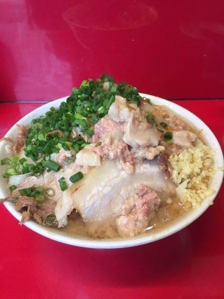 「小 (ニンニク・アブラ）750円 青ネギ100円」@ラーメン二郎 西台駅前店の写真
