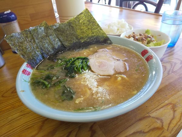 「中盛ラーメン＋キャべチャー＋ライス」@ラーメン竜家 六角家姉妹店の写真