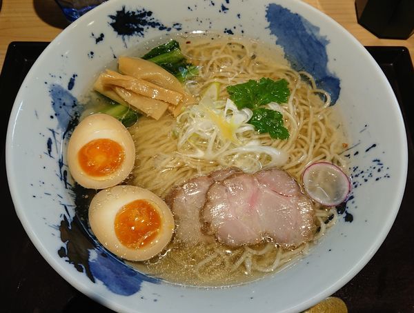 「芳醇塩らーめん 味玉付き」@らーめん専門 Chu-Ru-Riの写真