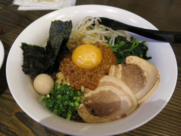 「まぜそば(サラダ・ドリンク付き):900円」@酒処 はいじあ 赤坂の写真