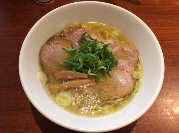 「限定 十二分屋 GOLD ゴールド「塩ラーメン」」@ラーメン十二分屋 草津店の写真