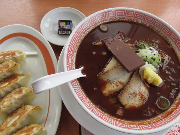「チョコレートらーめん（餃子セット）　「766円」」@幸楽苑 武里店の写真