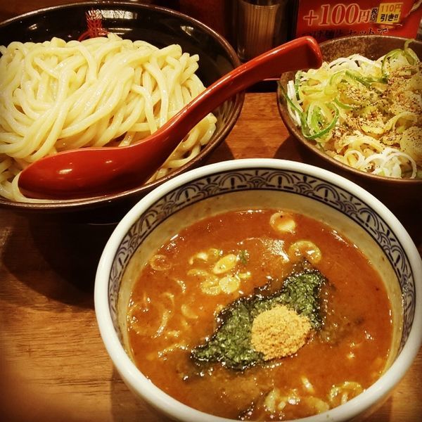 「ねぎ飯ランチ・麺中盛（910円）」@つけ麺専門店 三田製麺所 新宿西口店の写真