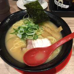 とんこつラーメン（580円）