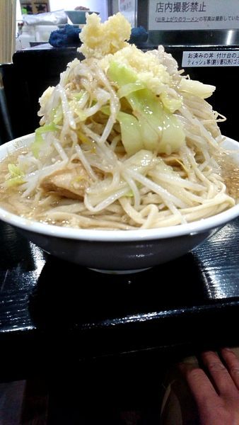 「醤油ラーメン800円大盛100円ニンニク」@麺屋のスたの写真
