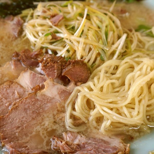 「ネギチャーシューメン中盛（麺硬め・脂多め）」@ラーメンショップ 城東店の写真