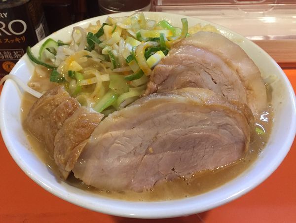 「らーめん豚一切れ(ニンニク少しアブラネギラー油)＋豚券」@ちばからの写真