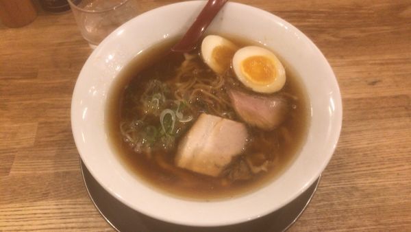 「味玉らーめん（醤油）：970円」@麺や 七彩 八丁堀店の写真