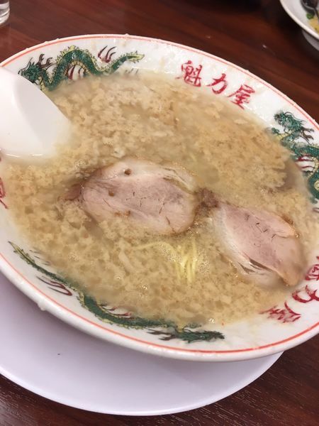 「特製醤油ラーメン(並/麺半分･ネギ抜き)650円」@ラーメン魁力屋 五反田店の写真