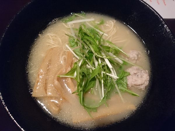 「鶏ラーメン(650円) 大盛」@炭火やきとり まっすぐの写真
