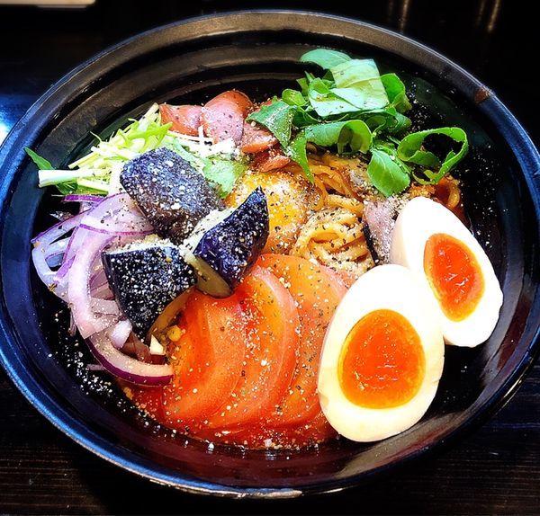 「【数量限定10食】辛トマまぜそば(味玉)」@麺や 笑 ～Sho～の写真