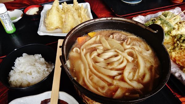 「鴨ほうとう+ごはん+いとよりの天ぷら+野菜の天ぷら」@花がきの写真