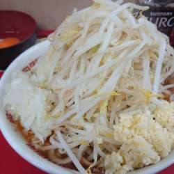 辛ラーメン ヤサイニンニク 生卵