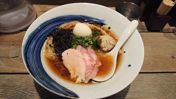 「特製醤油らーめん1050+中盛50」@麺屋 翔 みなとの写真