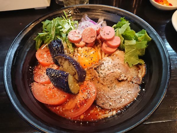 「【限定】辛トマまぜそば800円＋他いろいろ」@麺や 笑 ～Sho～の写真