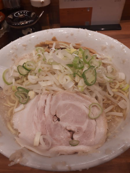 「ラーメン大盛り、油ギタギタ」@こってりらーめん なりたけ 池袋店の写真