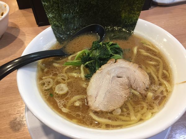 「豚骨らーめん(醤油)¥690」@横浜家系 真面目の写真