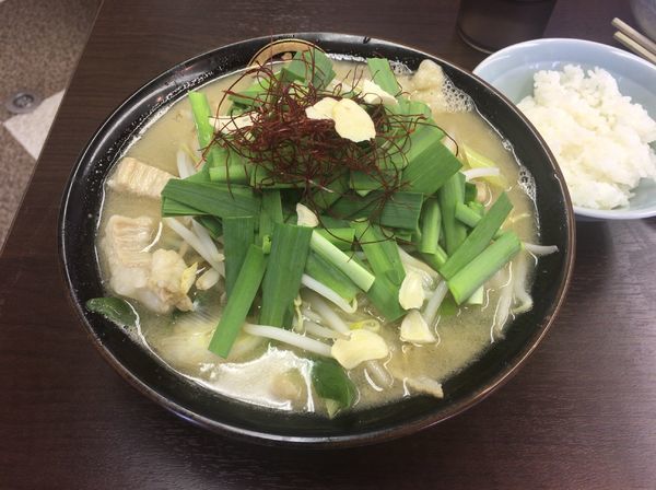 「【限定】モツニラそば(ミニライス付)950円」@中華蕎麦 丸め 東久留米店の写真