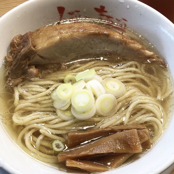 「らーめんmacro（焼豚厚・メンマ薄）＋生ビール」@人類みな麺類の写真