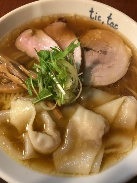 「らーめん（大盛）＋ワンタン三個」@手打ら～めん tic,tacの写真