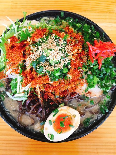 「こってり塩豚骨キクラゲネギ増し」@豚骨ラーメン 新井商店の写真