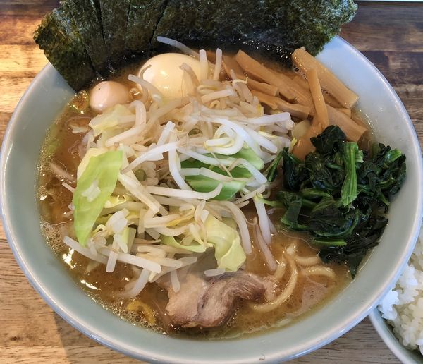 「ラーメン＋激特トッピング＋小ライス（￥680＋￥250＋50」@壱六家 大和店の写真