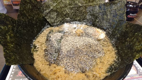 「ブラック・ブラック（限定）」@らあめん花月嵐 神田店の写真