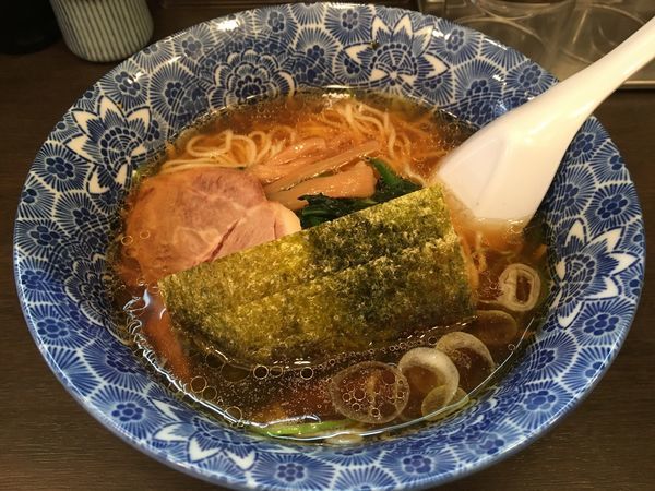 「らーめん」@肉厚わんたん麺と手作り焼売 ら麺亭 浅草支店の写真